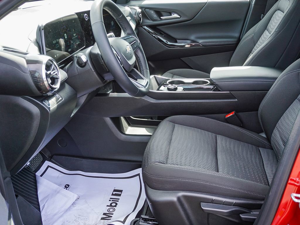 Used 2026 Chevrolet Equinox LT w/ Safety and Technology Package image 17