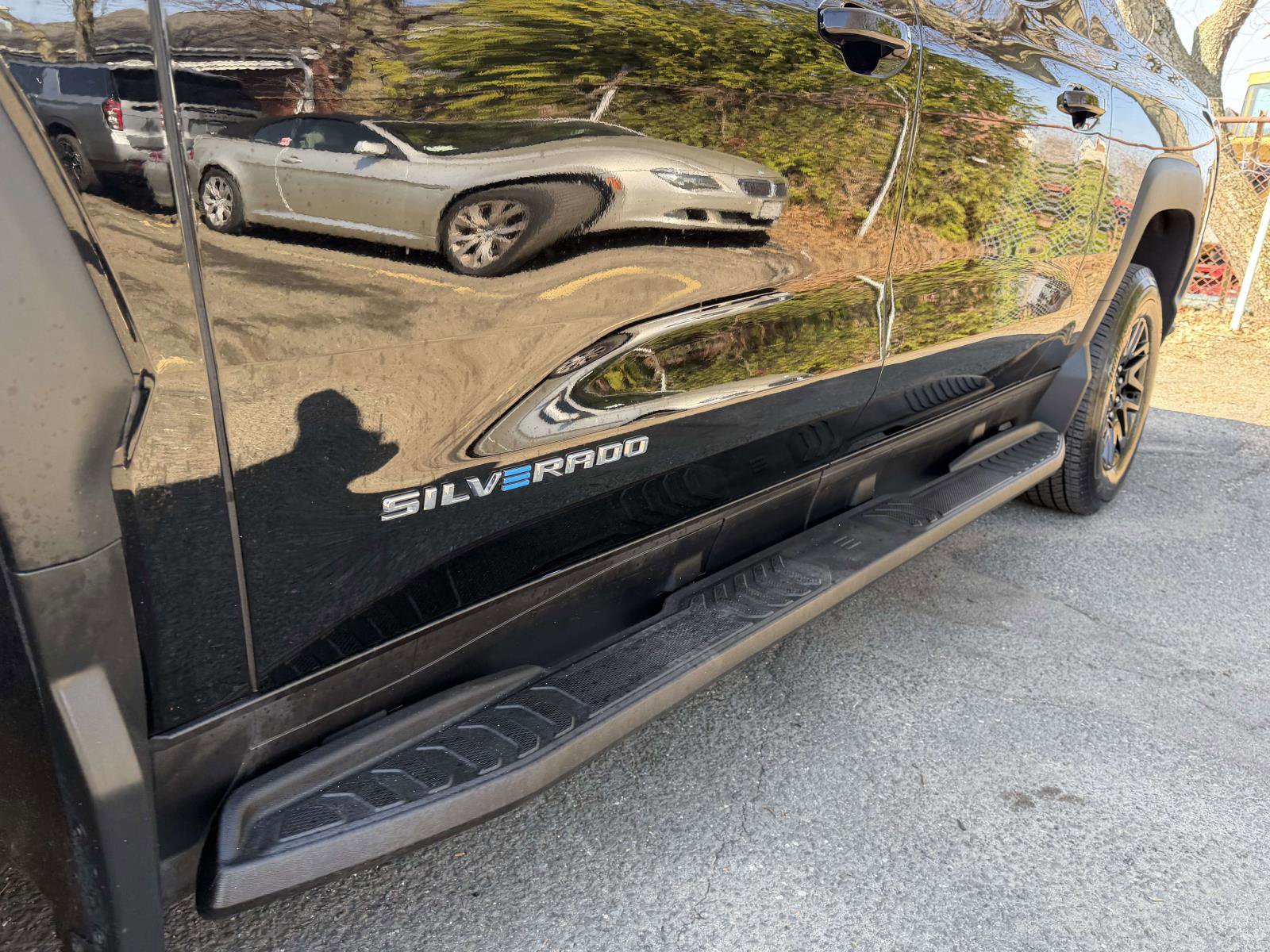 Used 2024 Chevrolet Silverado EV W/T image 9