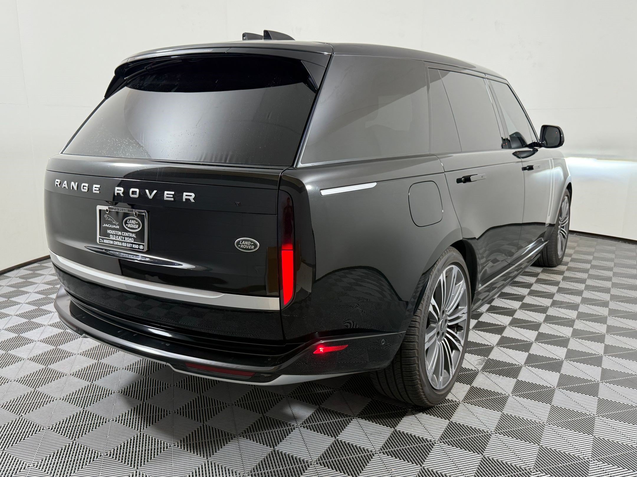 Used 2023 Land Rover Range Rover Long Wheelbase Autobiography AWD/4WD image 10