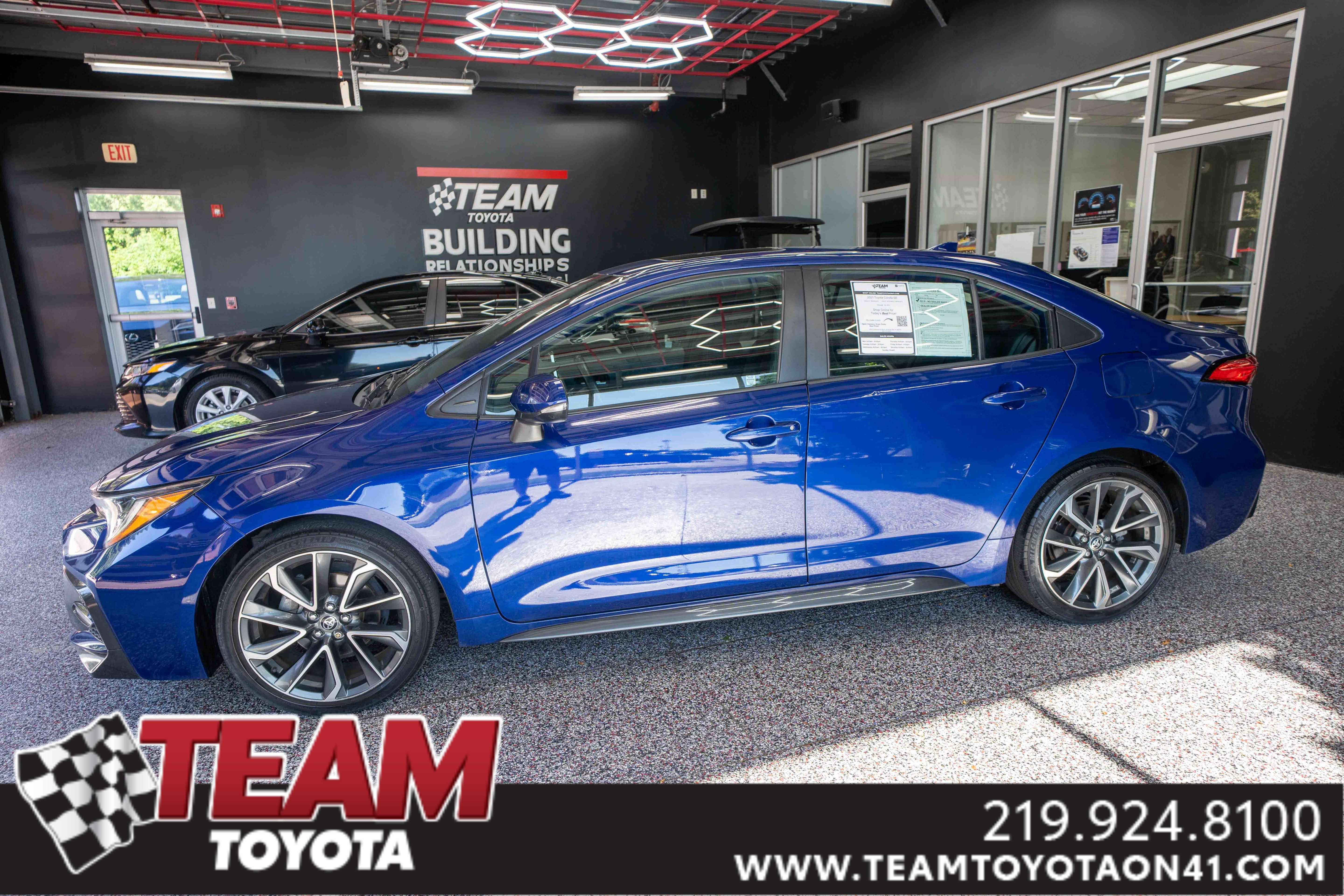 Used 2021 Toyota Corolla SE w/ SE Premium Package FWD image 1