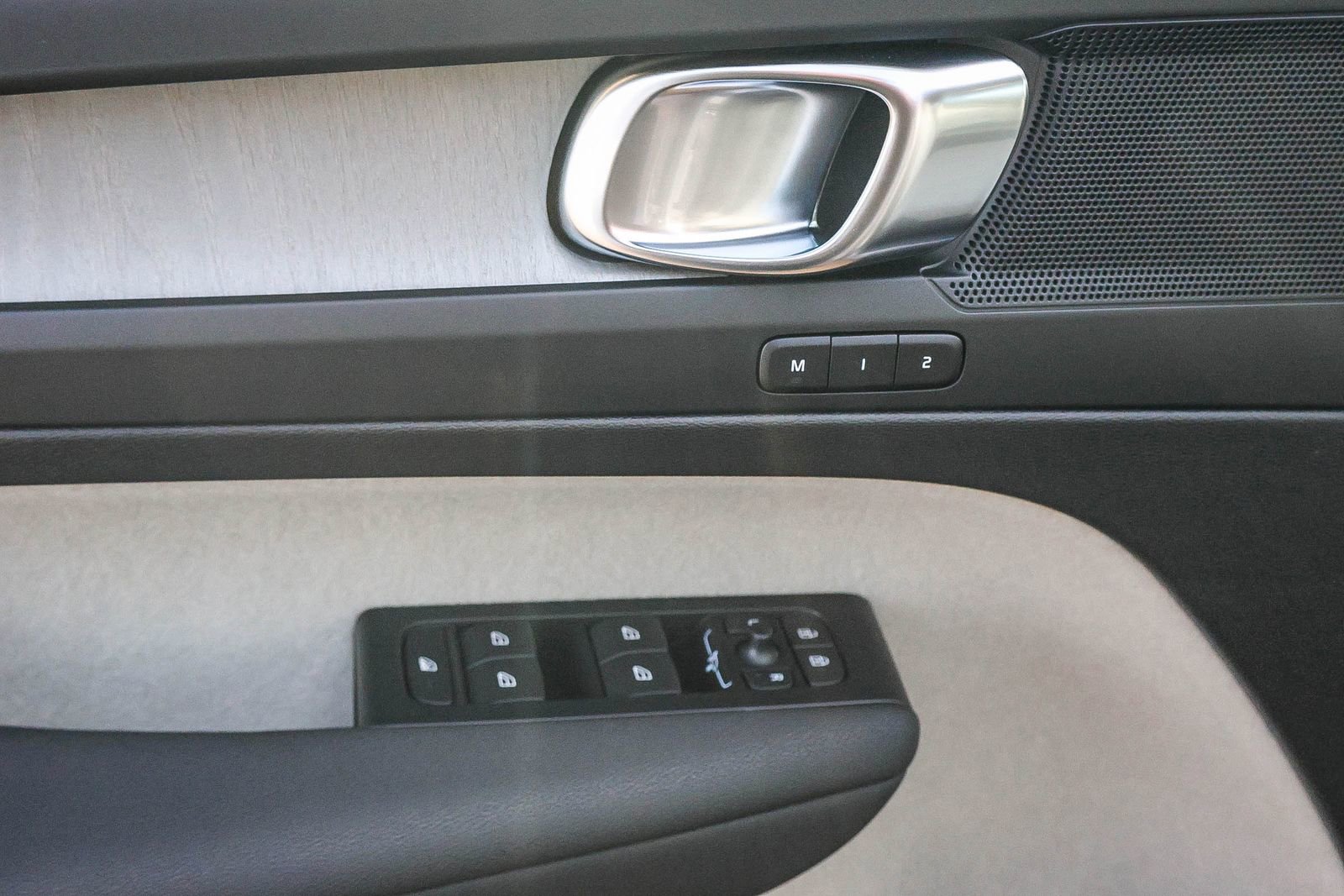 New 2026 Volvo XC40 B4 Plus w/ Climate Package image 30