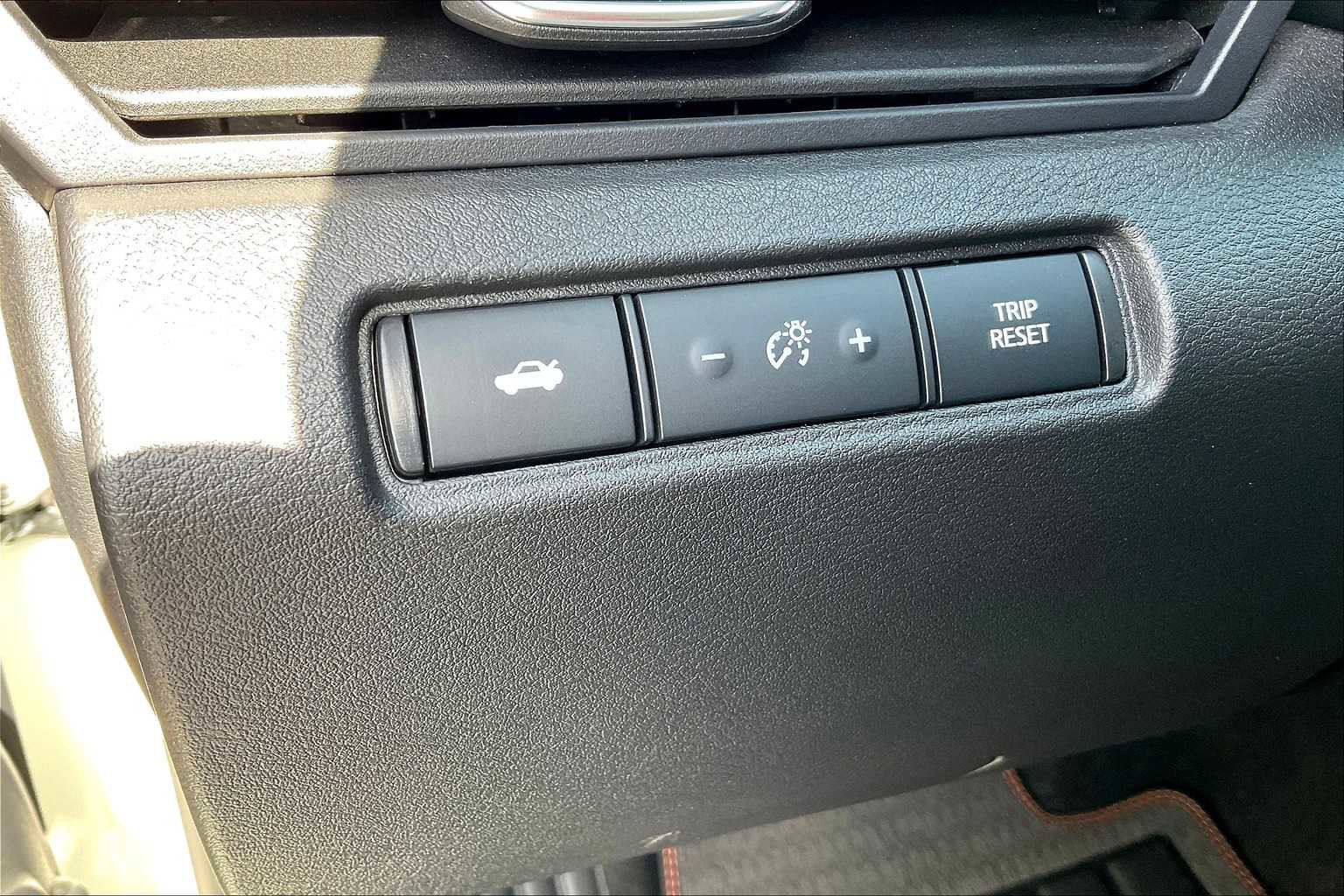 Used 2024 Nissan Altima 2.5 SR image 32