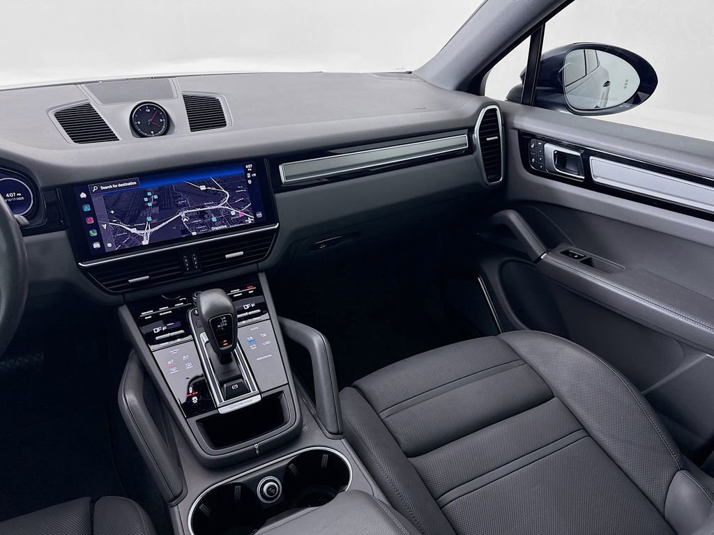 Certified 2023 Porsche Cayenne Platinum Edition image 26
