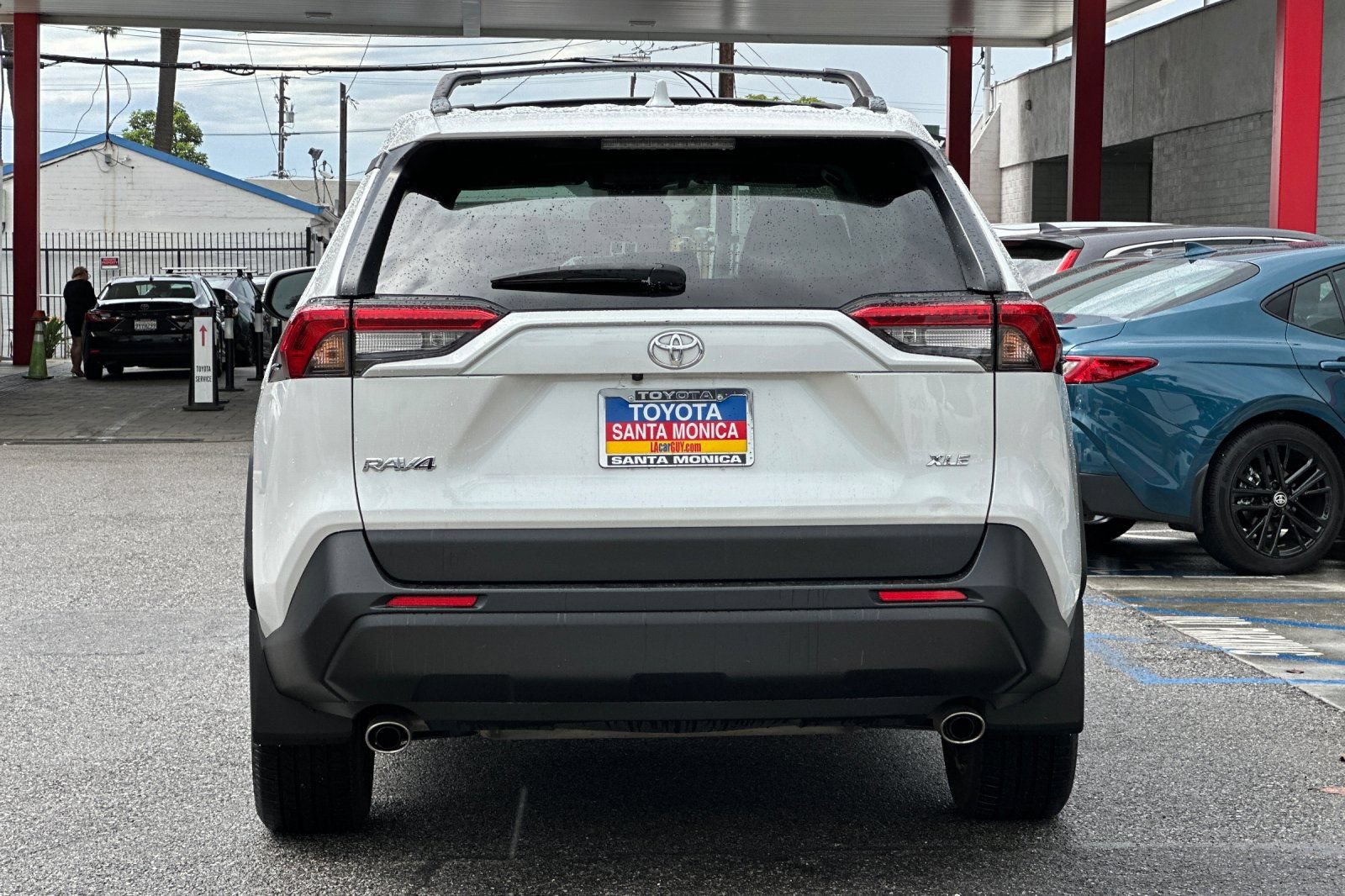Used 2024 Toyota RAV4 XLE Premium FWD image 5