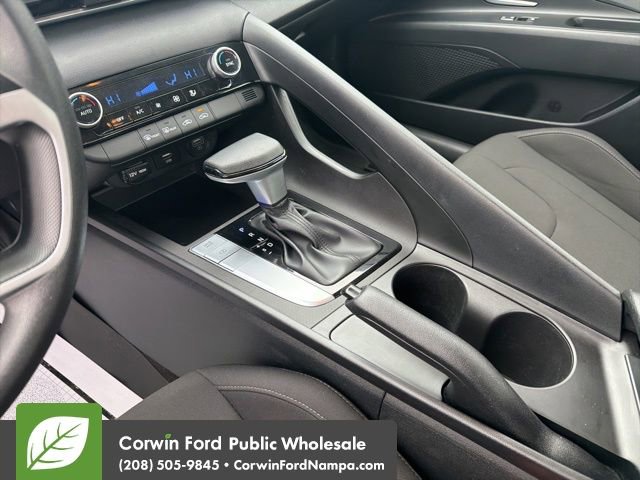 Used 2022 Hyundai Elantra SEL image 20
