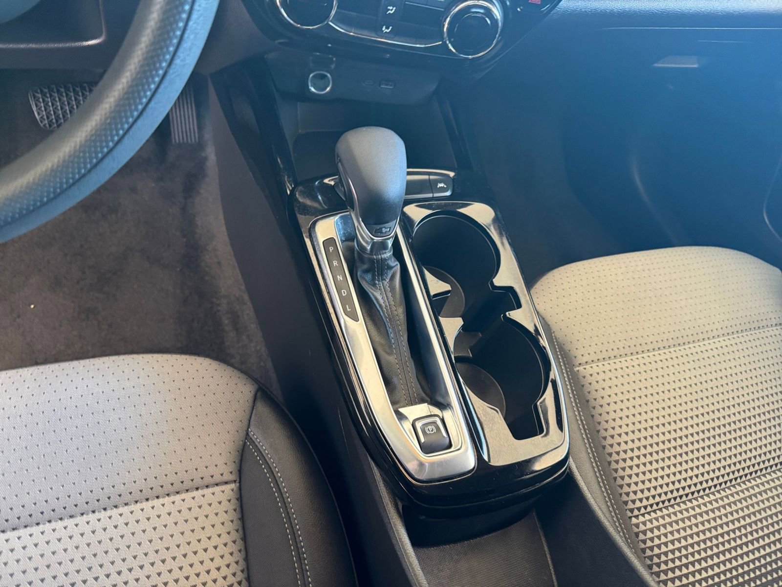 Used 2025 Chevrolet Trax LT image 42