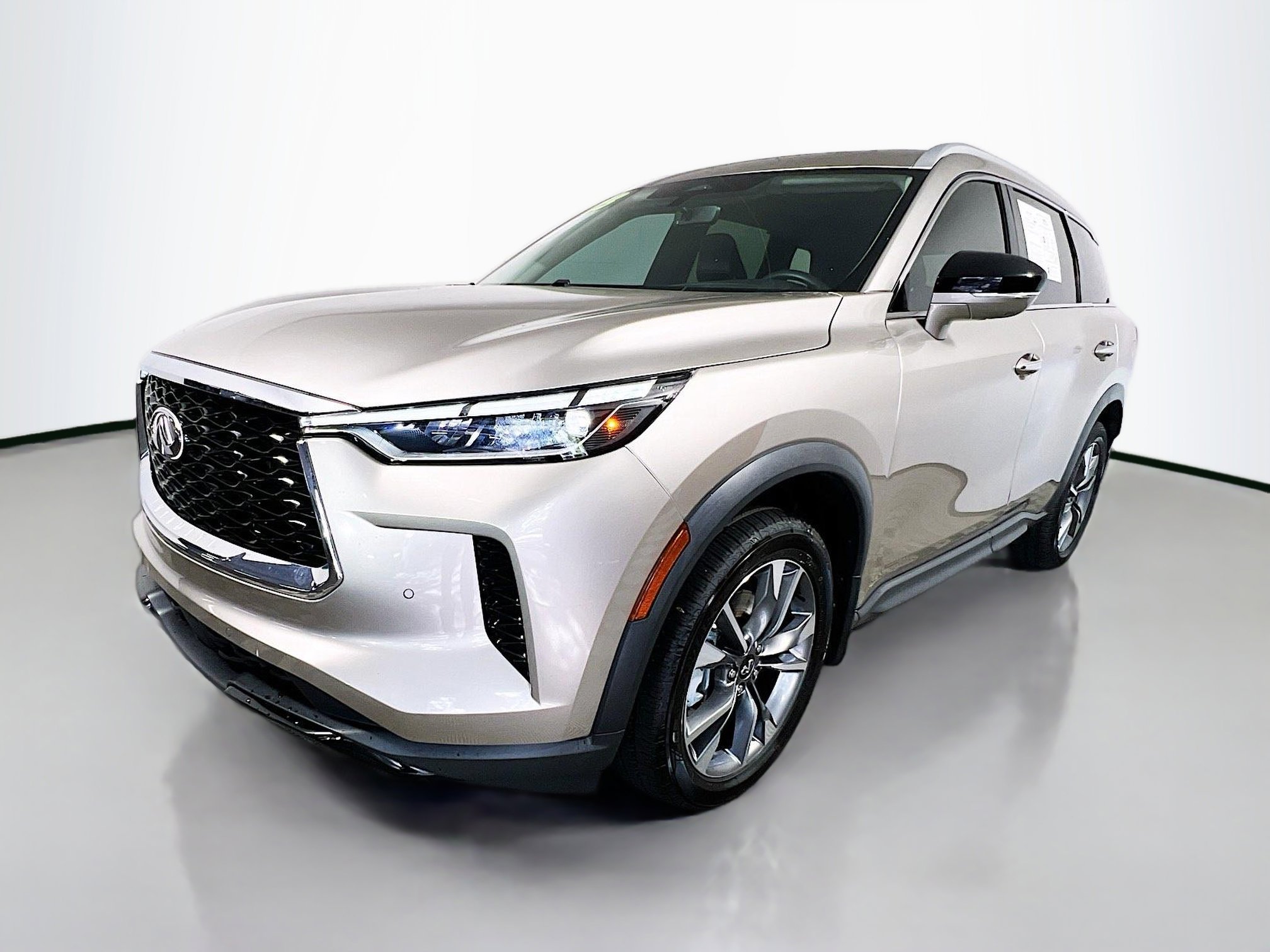 Used 2023 INFINITI QX60 Luxe w/ Cargo Package FWD image 10