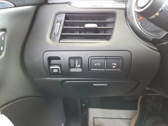 Used 2019 Chevrolet Impala Premier w/ Premier Convenience Package FWD image 12