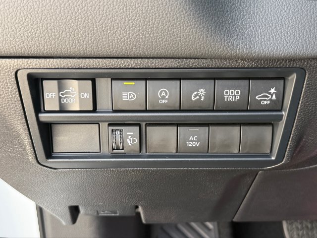 Used 2026 Toyota Tundra Limited w/ Power Package AWD/4WD image 18