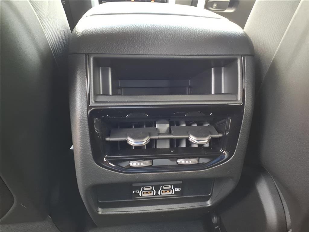 New 2025 Jeep Grand Cherokee Laredo X image 12