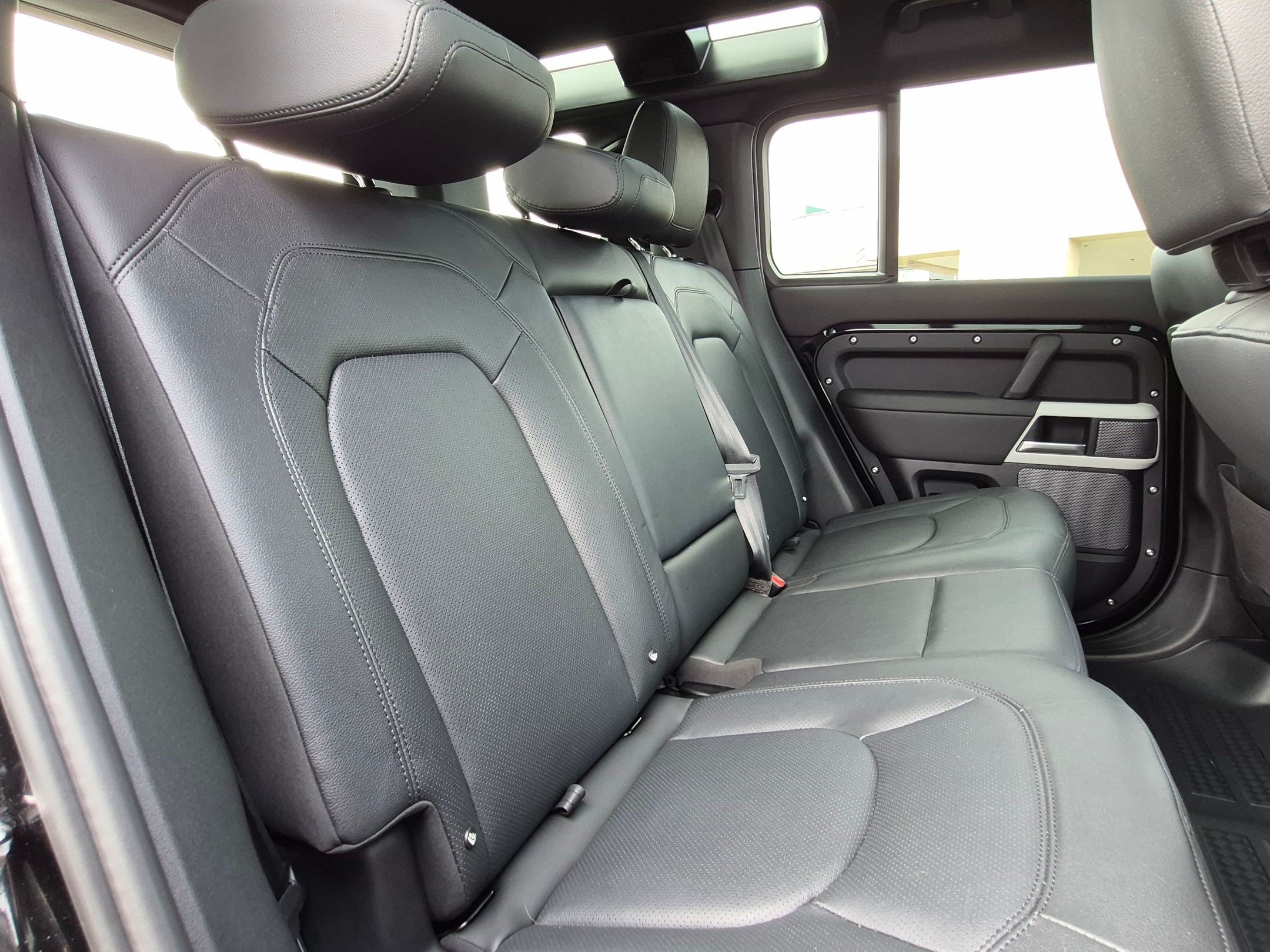 Certified 2024 Land Rover Defender 110 S AWD/4WD image 25