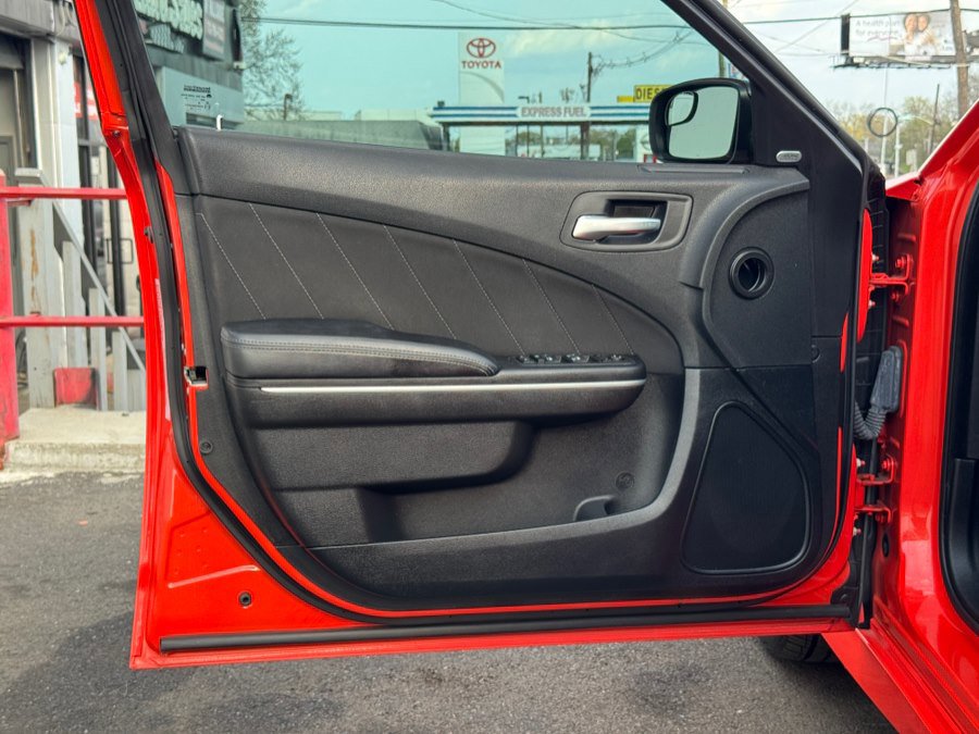 Used 2022 Dodge Charger GT image 19