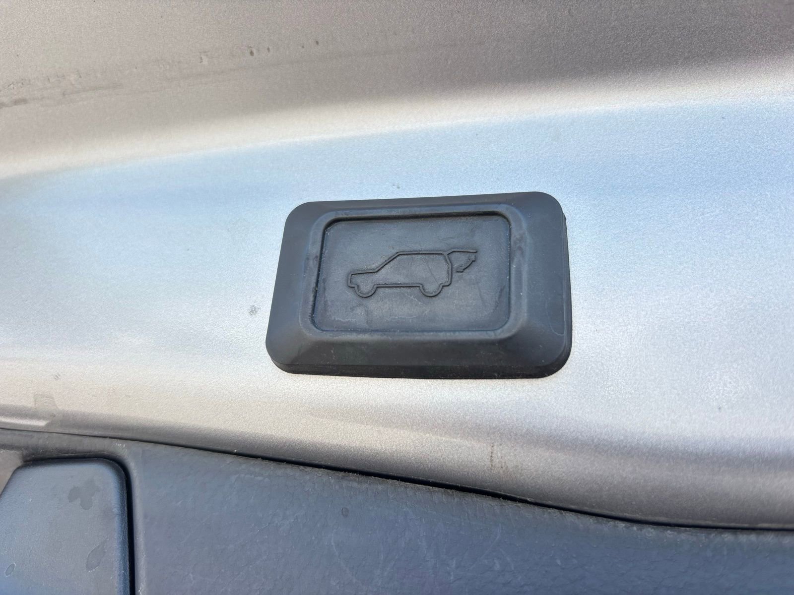 Used 2020 Toyota RAV4 XLE Premium FWD image 21