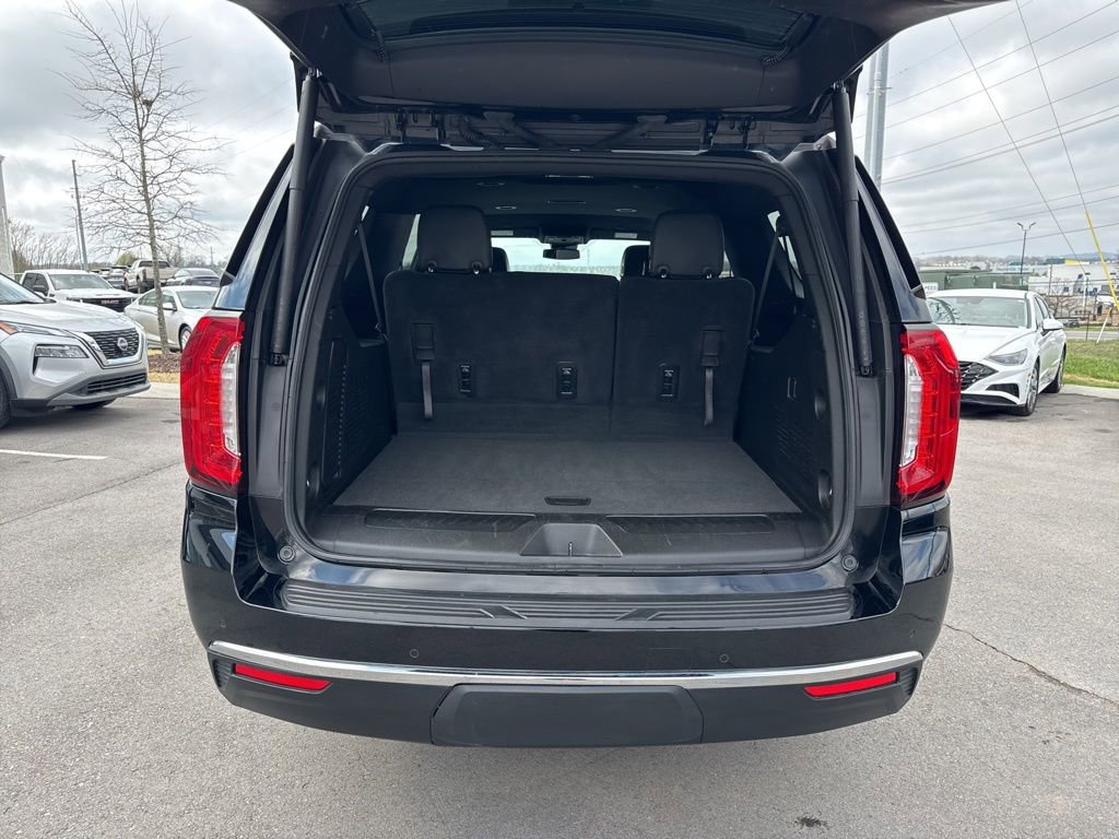 Used 2024 GMC Yukon XL SLT AWD/4WD image 32