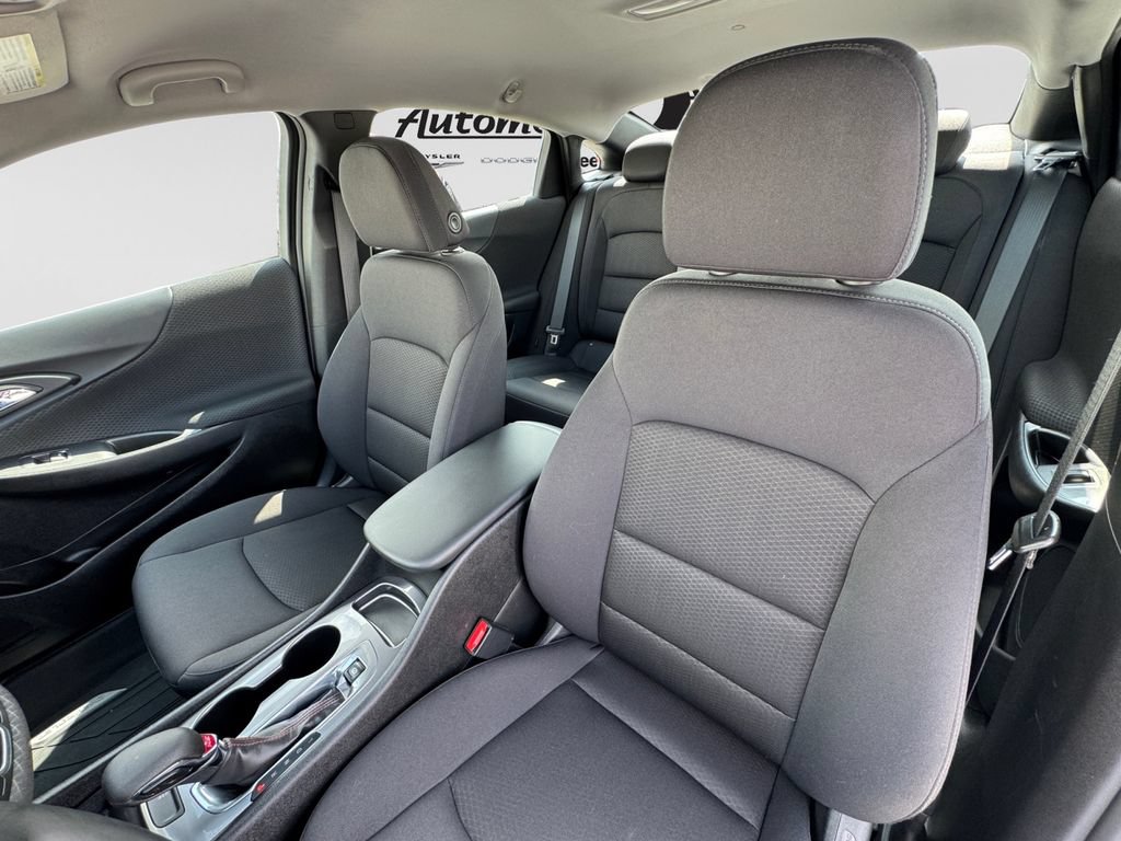 Used 2023 Chevrolet Malibu RS w/ LPO, Floor Liner Package FWD image 18