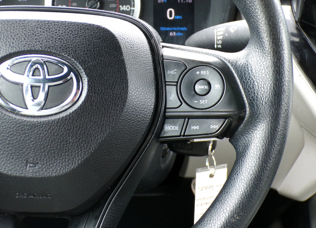 Used 2022 Toyota Corolla Cross L FWD image 16