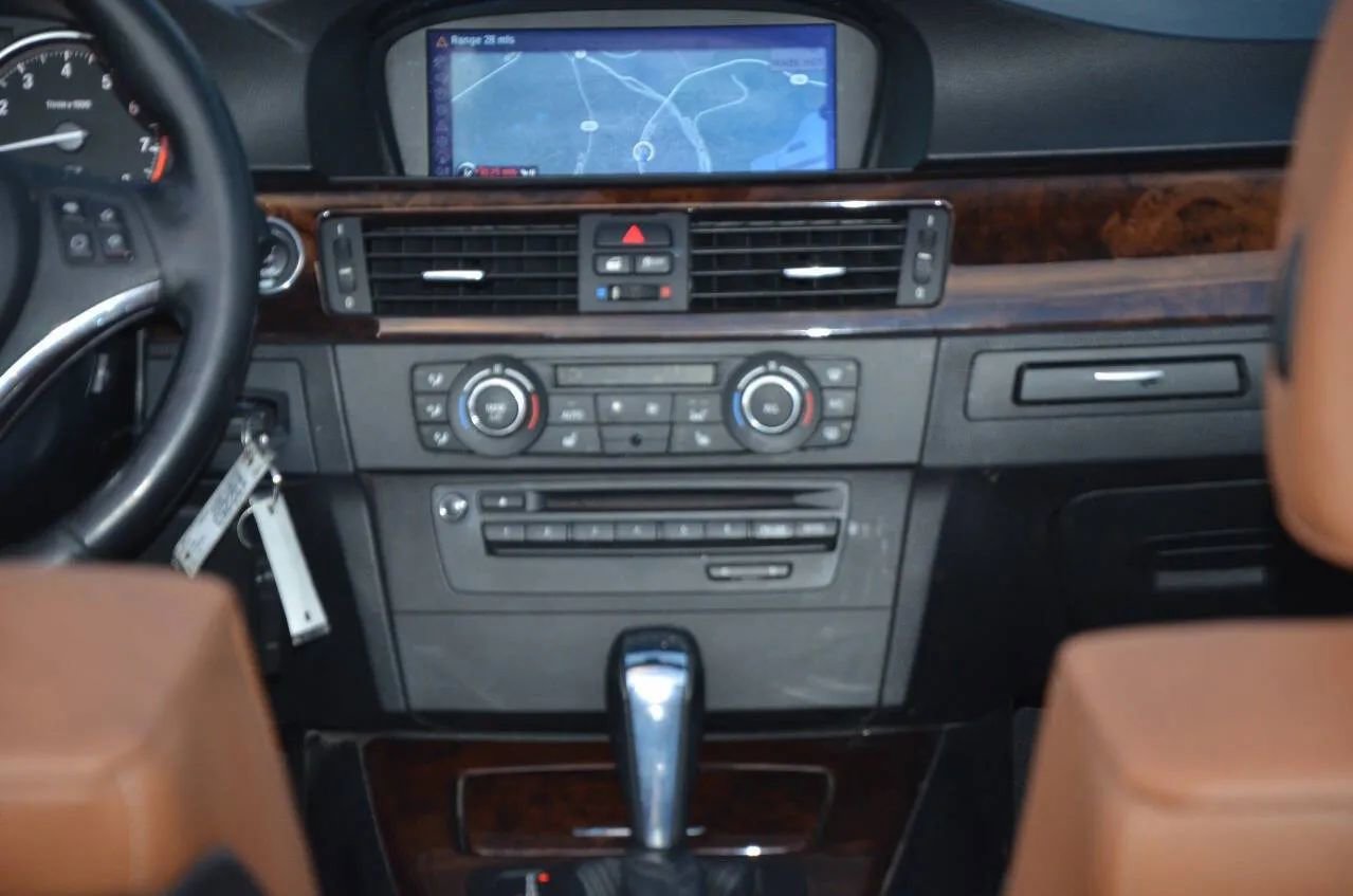 Used 2013 BMW 328i Convertible image 22