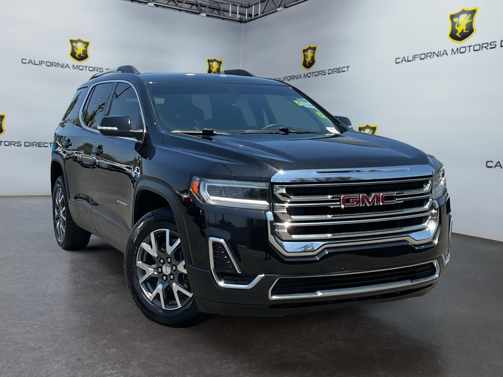 Used 2021 GMC Acadia SLE w/ Driver Convenience Package FWD image 3