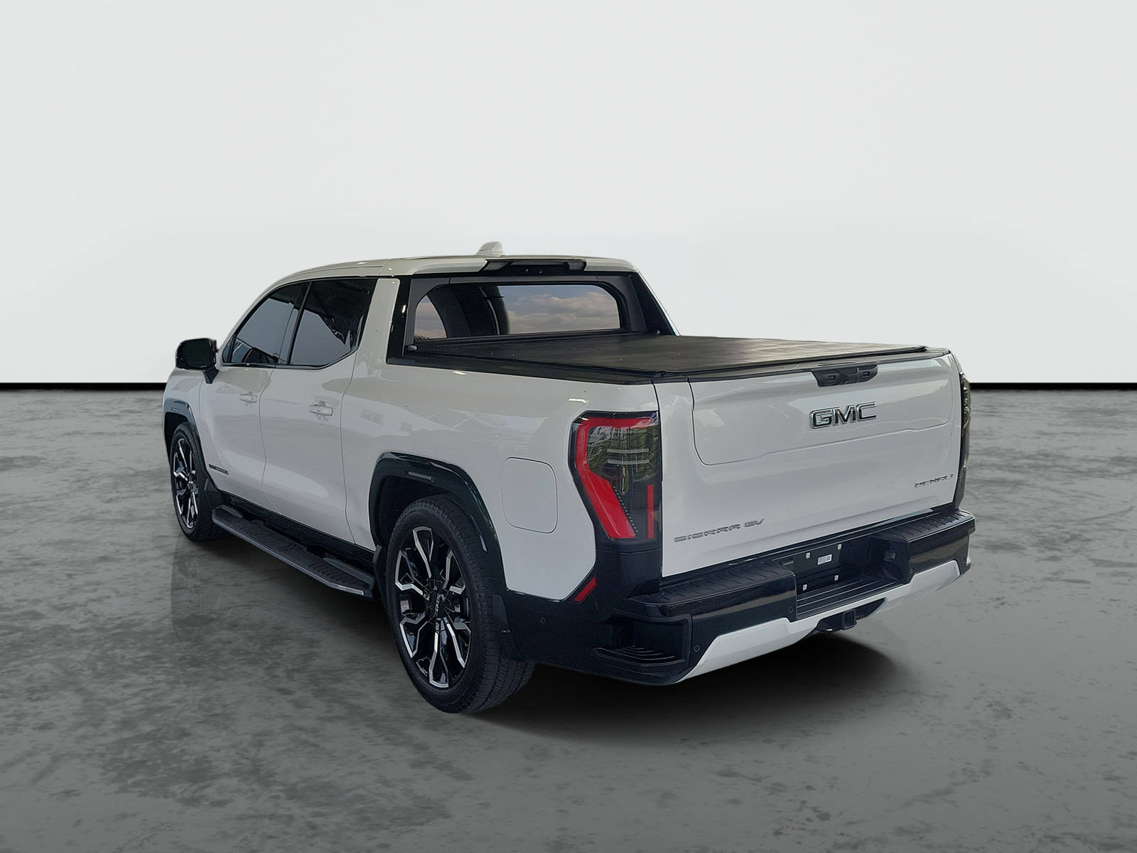 Used 2025 GMC Sierra EV Denali AWD/4WD image 3
