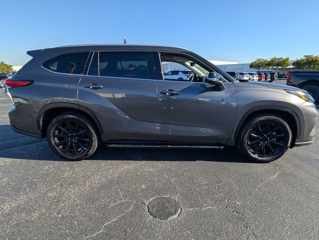 Used 2022 Toyota Highlander XLE image 23