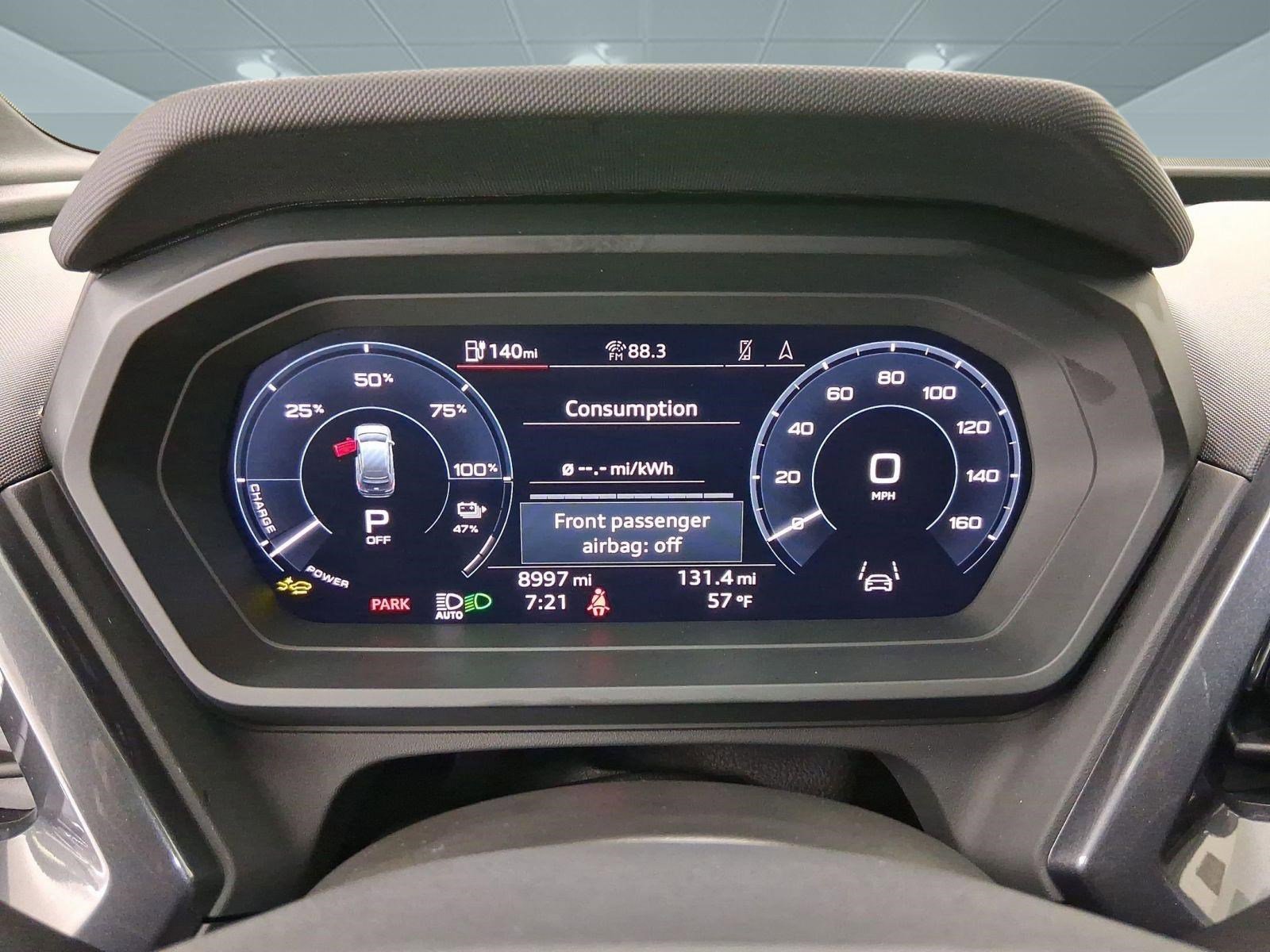 Used 2025 Audi Q4 e-tron Premium Plus w/ Premium Plus image 17