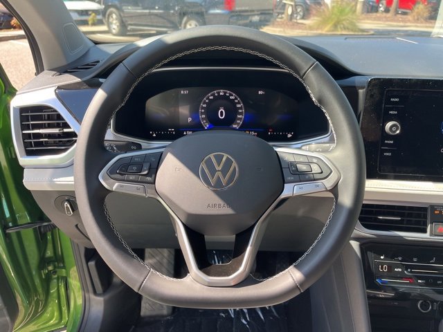 New 2025 Volkswagen Taos SE image 17