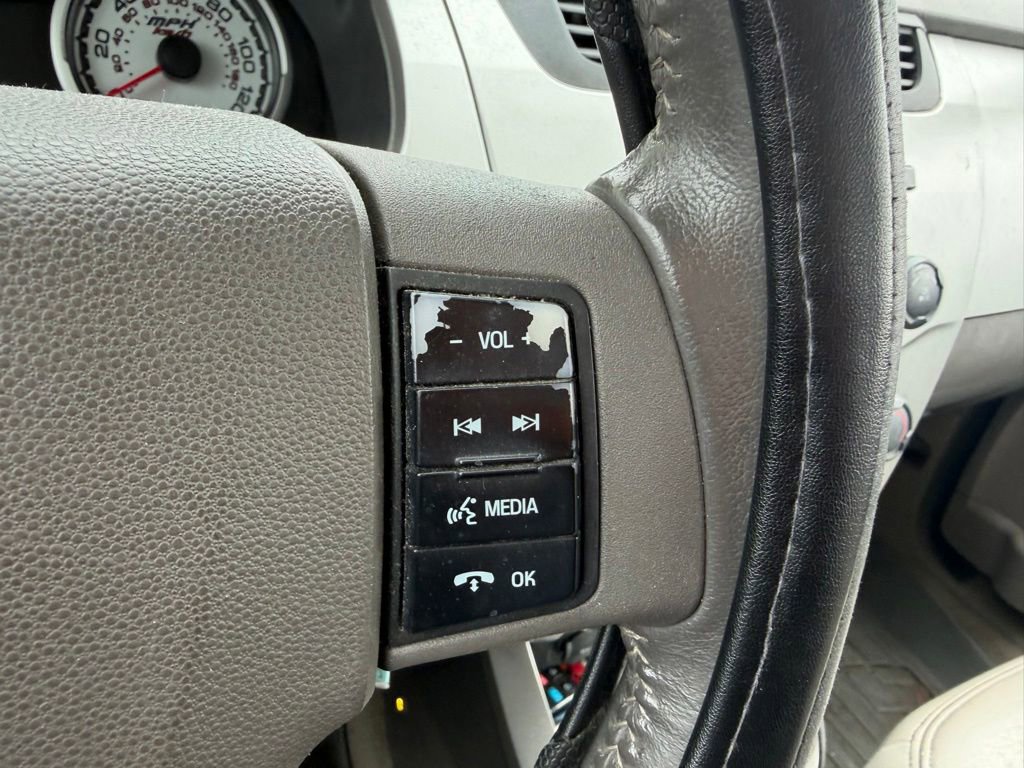 Used 2010 Ford Focus SEL FWD image 14