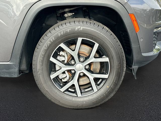 Used 2024 Jeep Grand Cherokee L Limited w/ Luxury Tech Group II image 33