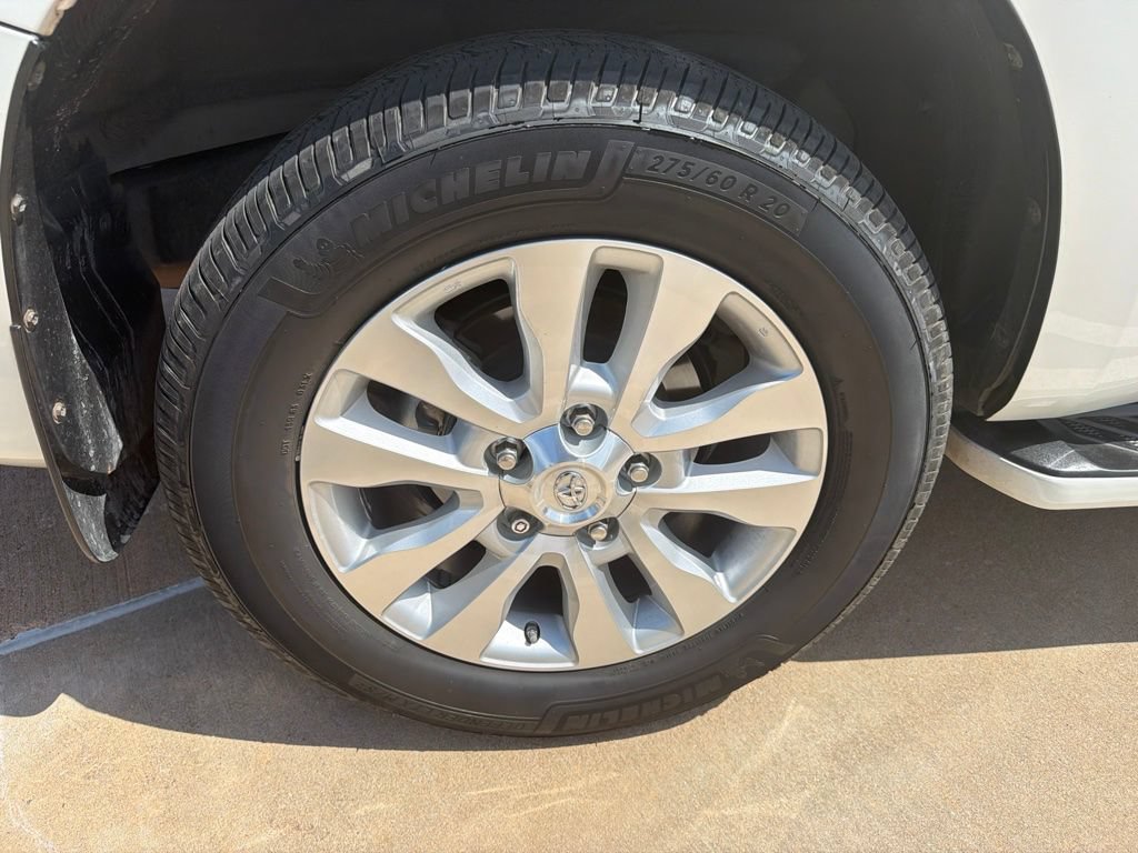 Used 2019 Toyota Sequoia Platinum AWD/4WD image 6
