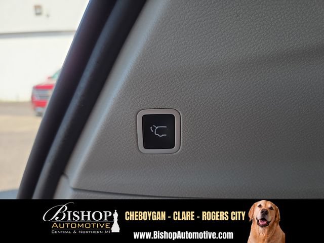 Used 2023 Chrysler Voyager LX FWD image 25