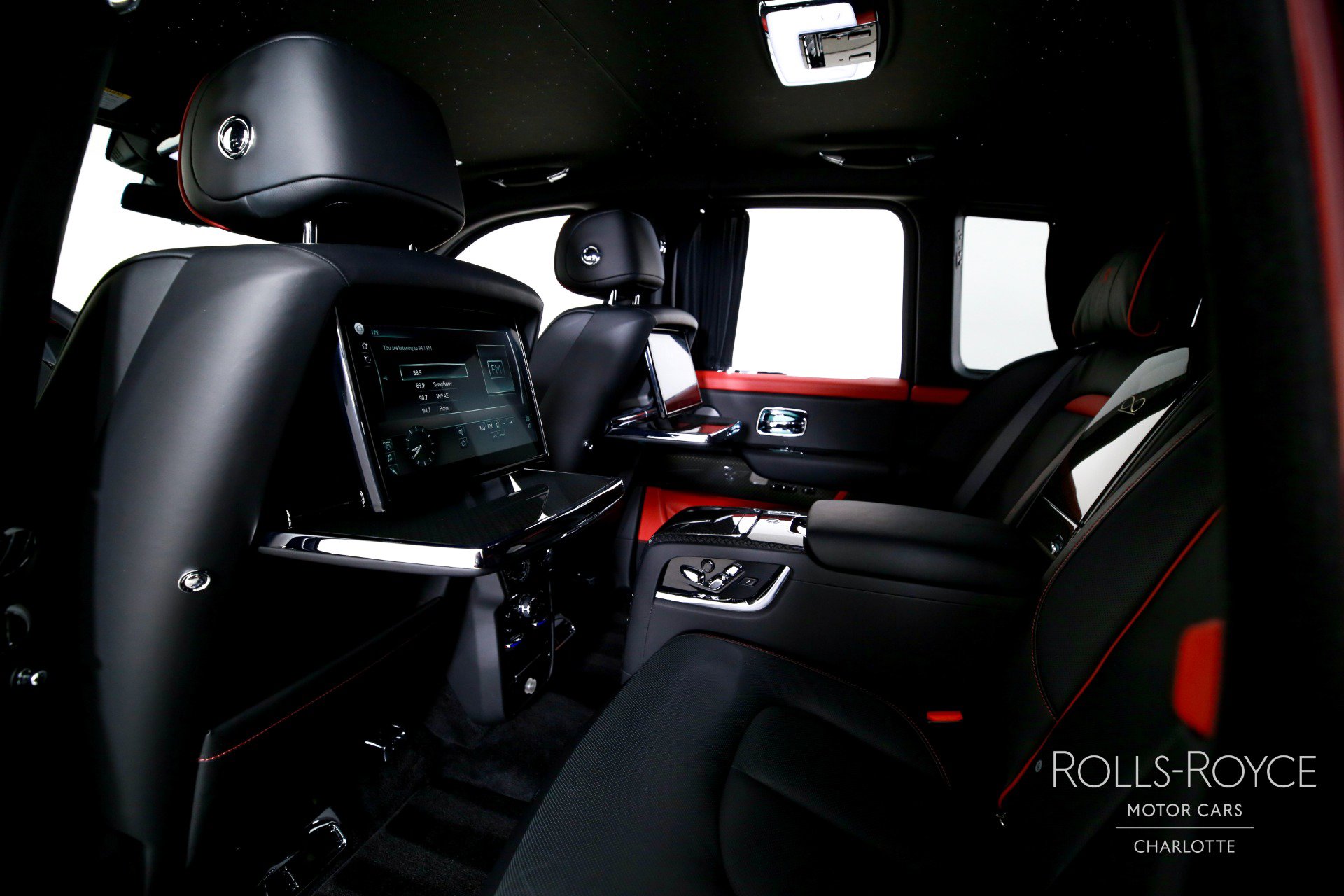 Used 2022 Rolls-Royce Cullinan Black Badge image 20