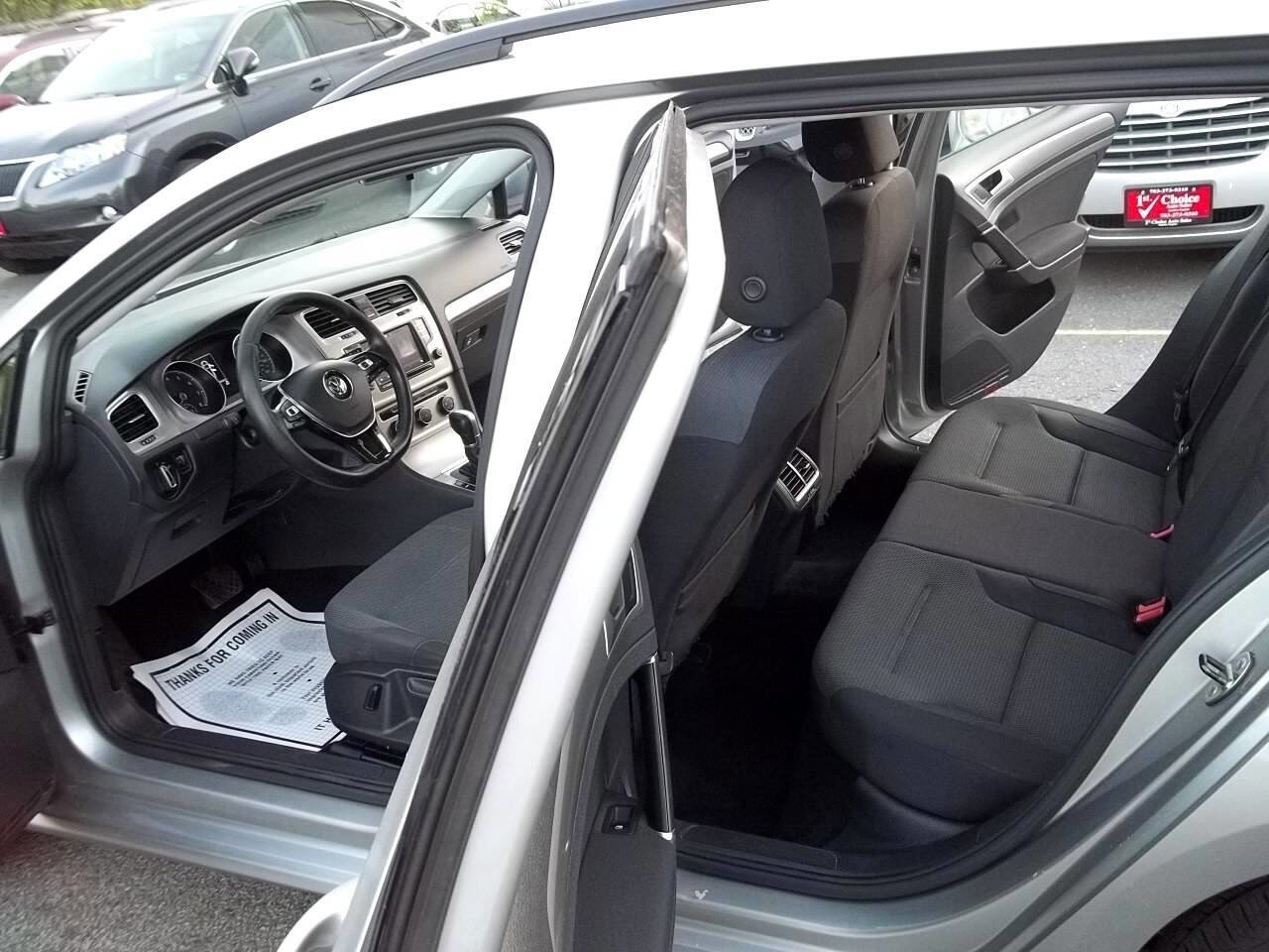 Used 2016 Volkswagen Golf S image 6