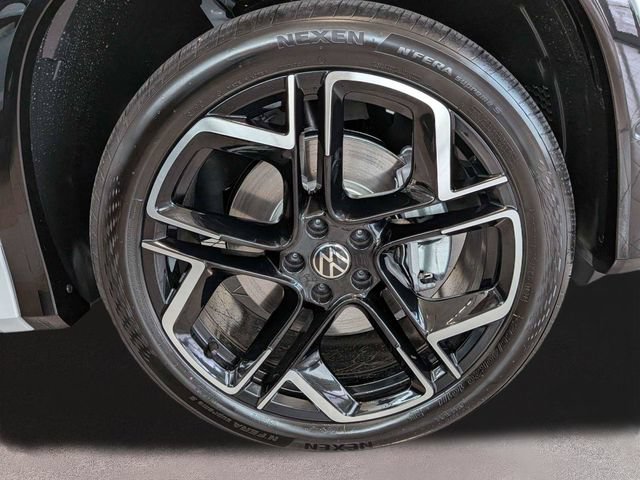 New 2026 Volkswagen Tiguan SEL R-Line AWD/4WD image 11
