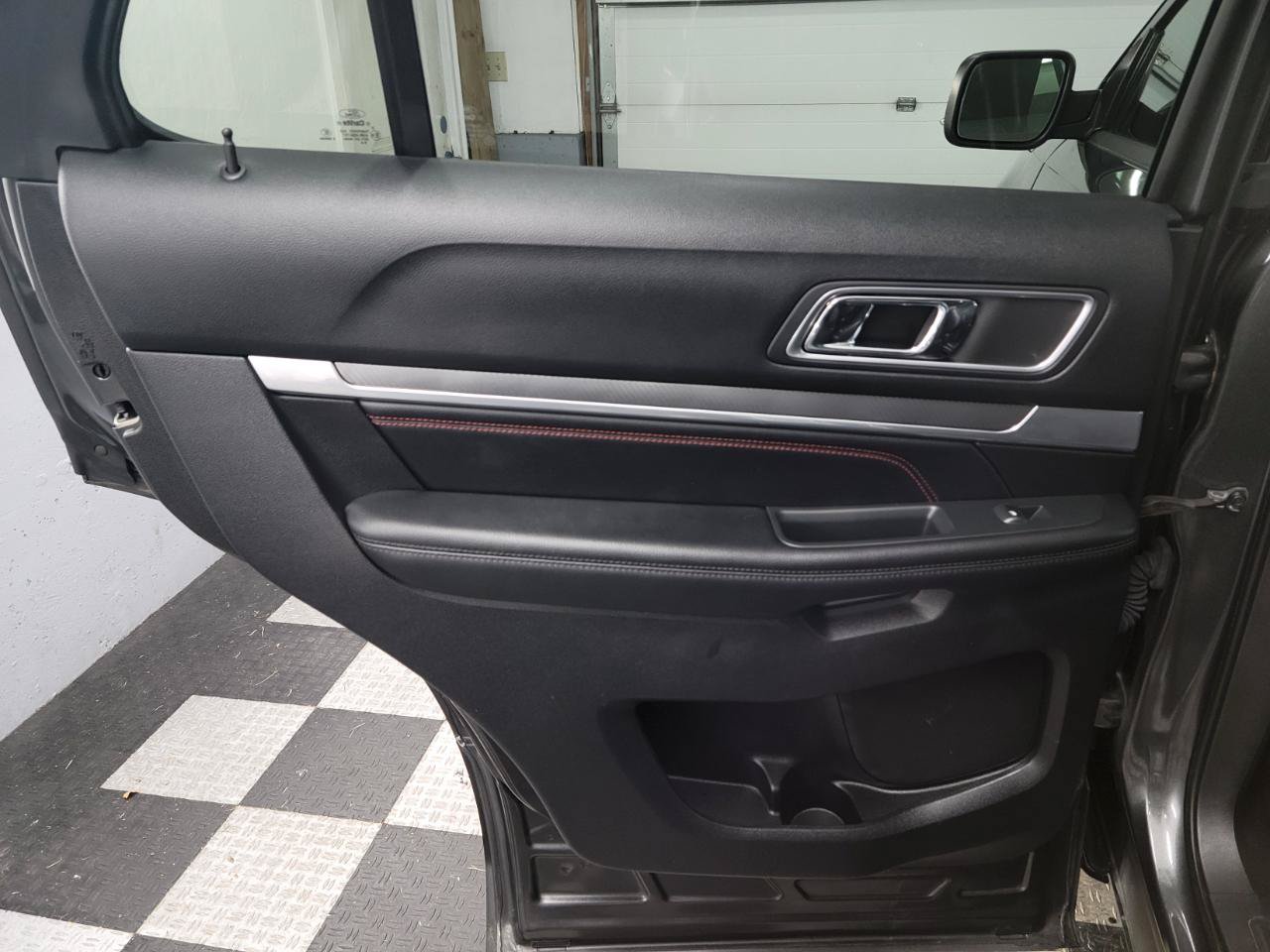 Used 2016 Ford Explorer Sport w/ Equipment Group 401A AWD/4WD image 28