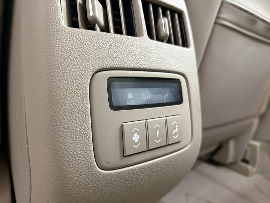Used 2008 Cadillac DTS w/ Sun And Sound Package image 69