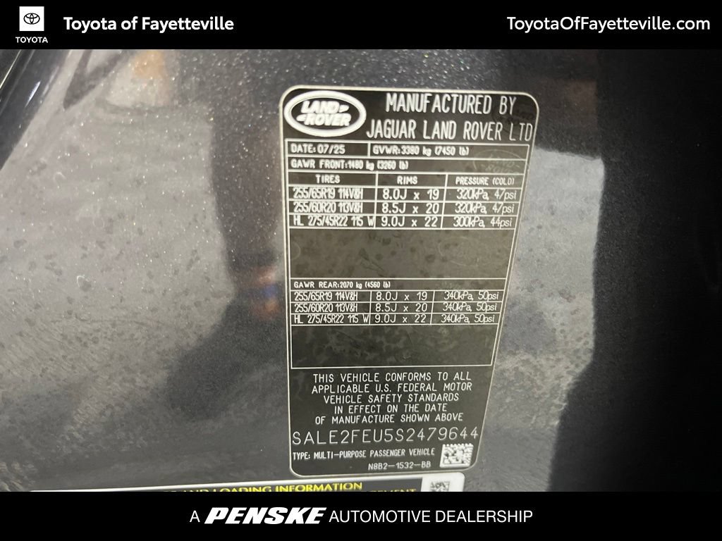 Used 2025 Land Rover Defender 130 X-Dynamic SE AWD/4WD image 23