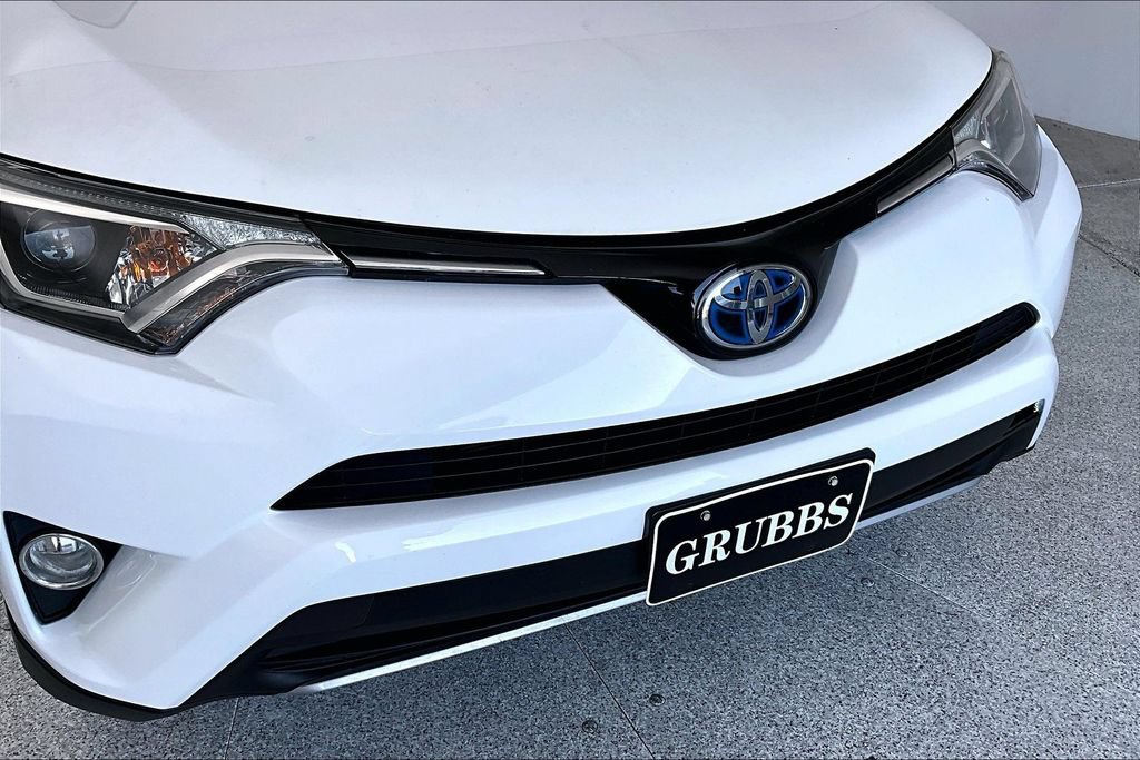 Used 2017 Toyota RAV4 XLE AWD/4WD image 38