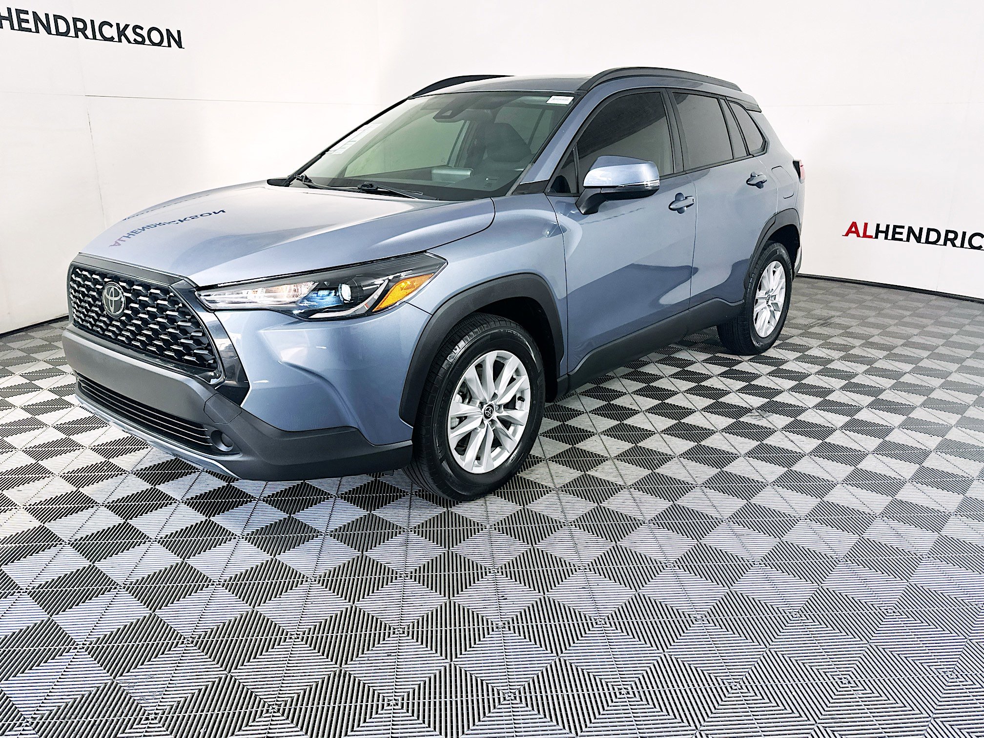 Used 2022 Toyota Corolla Cross LE image 7