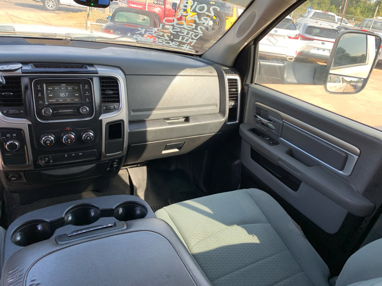 Used 2018 RAM 2500 SLT w/ Luxury Group image 32