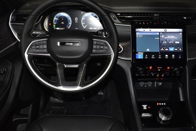 New 2025 Jeep Grand Cherokee Limited w/ Trailer Tow Package image 13