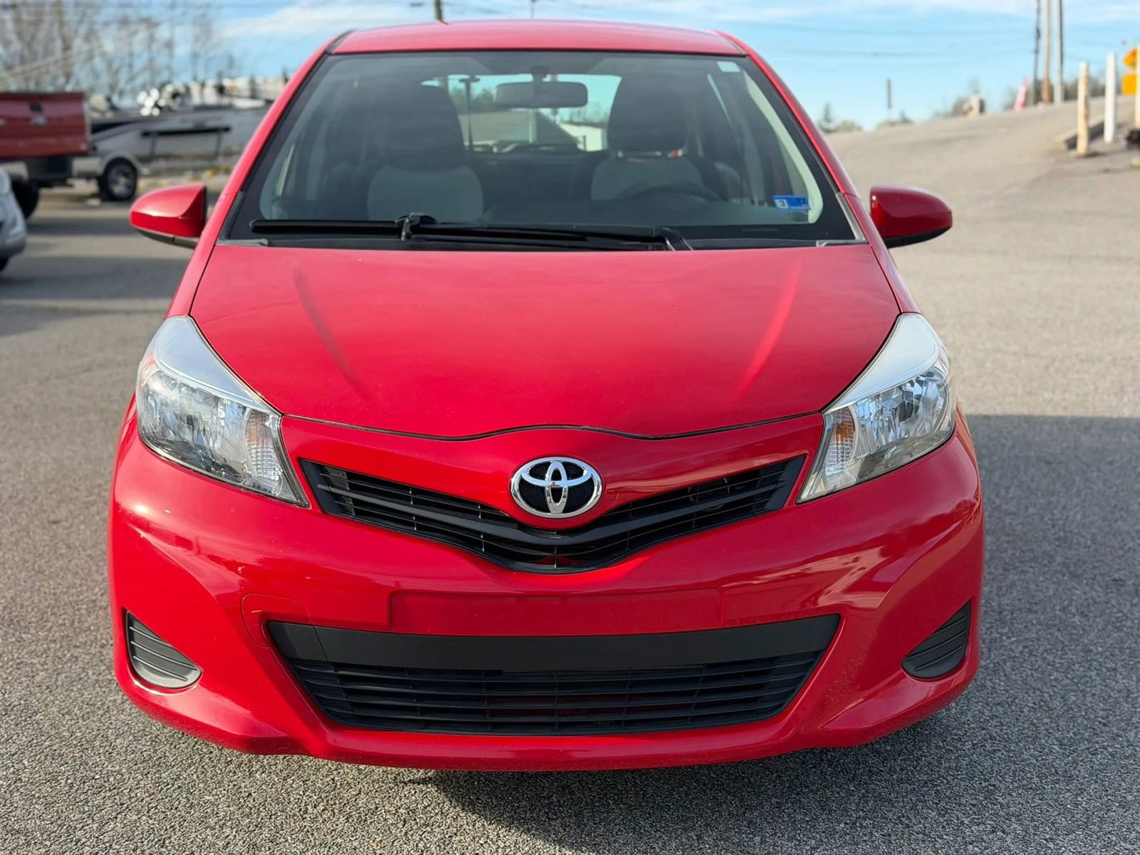 Used 2012 Toyota Yaris LE image 12
