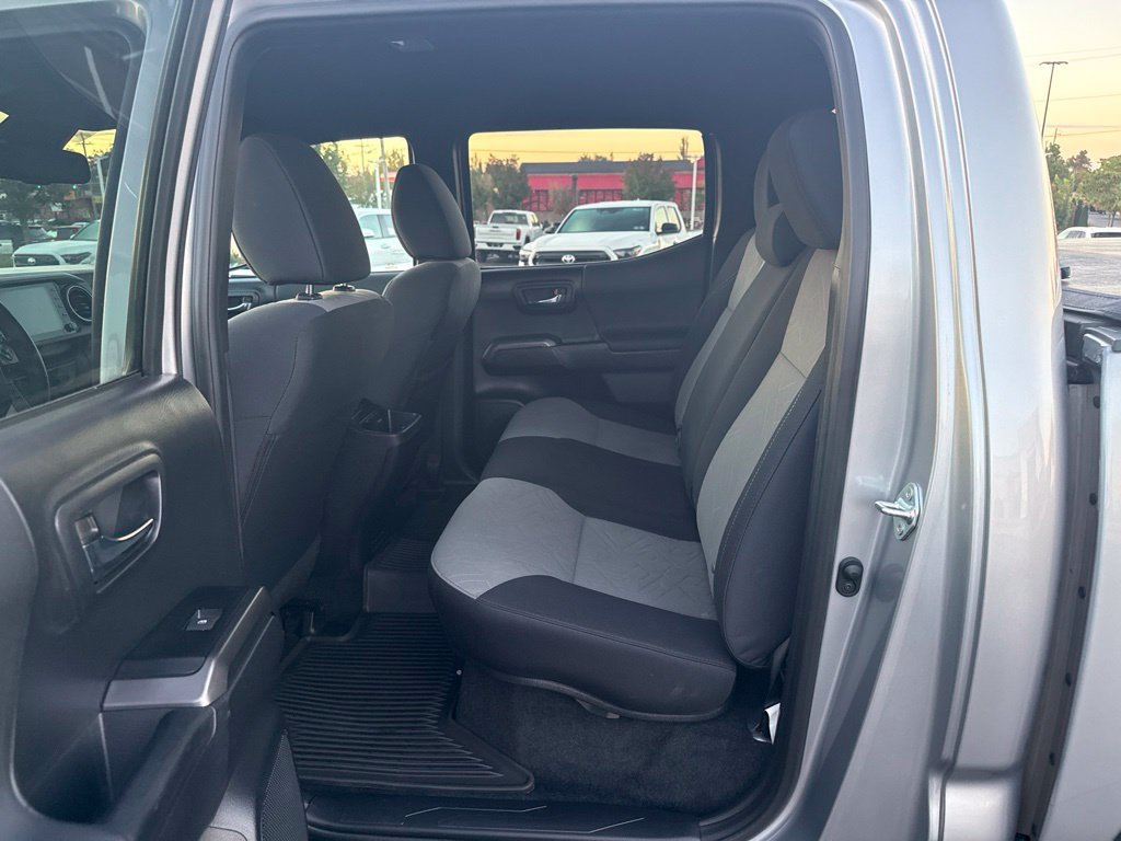 Certified 2021 Toyota Tacoma TRD Off-Road AWD/4WD image 9