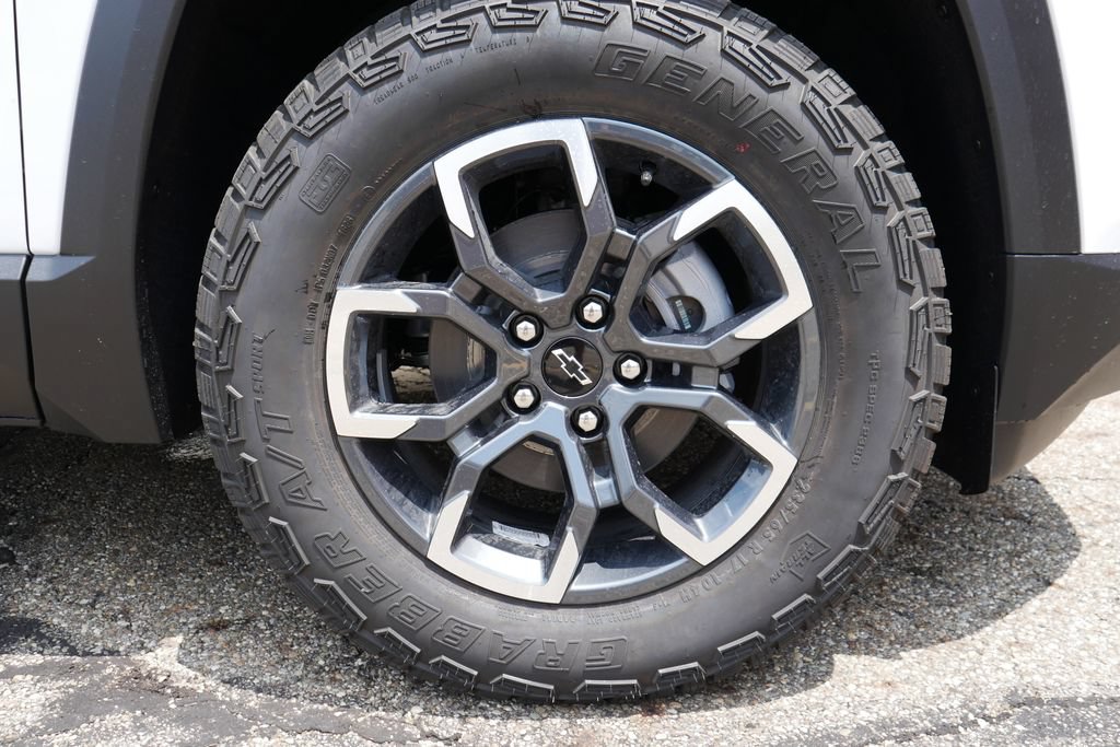 New 2027 Chevrolet Equinox ACTIV w/ Safety and Technology Package AWD/4WD image 6
