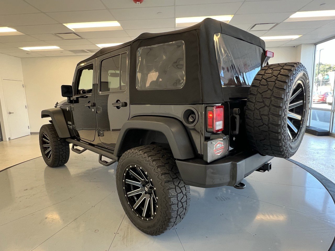 Used 2018 Jeep Wrangler Unlimited Sport S image 5