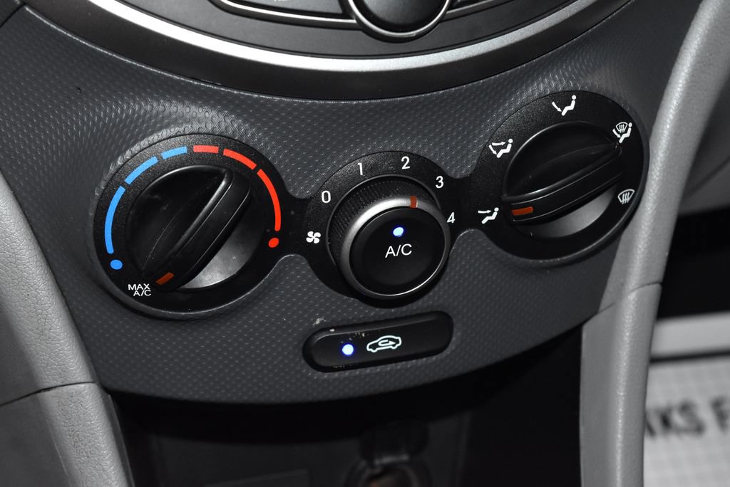 Used 2017 Hyundai Accent SE FWD image 11