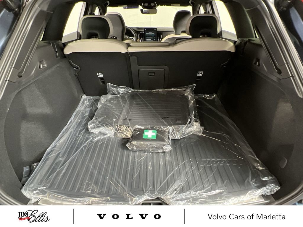 New 2026 Volvo XC60 B5 Plus w/ Protection Package Premier image 17