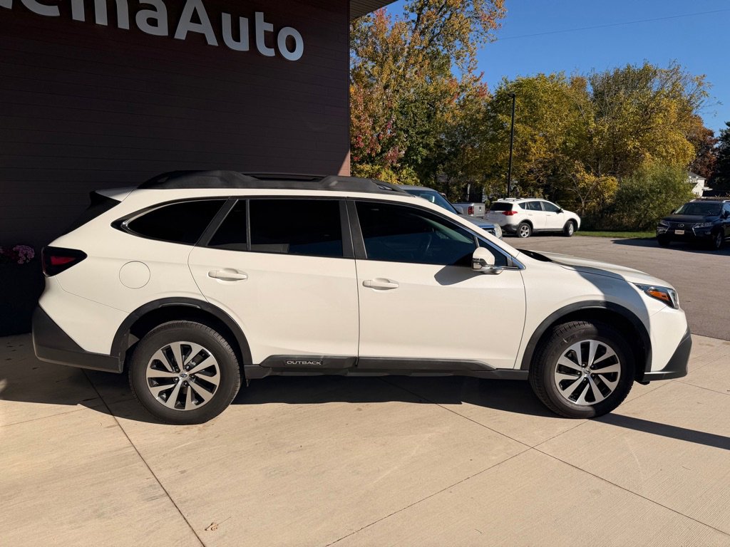 Used 2020 Subaru Outback Premium image 8