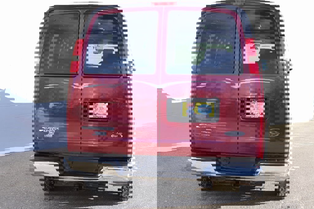 Used 2007 Chevrolet Express 1500 w/ Preferred Equipment Group image 46