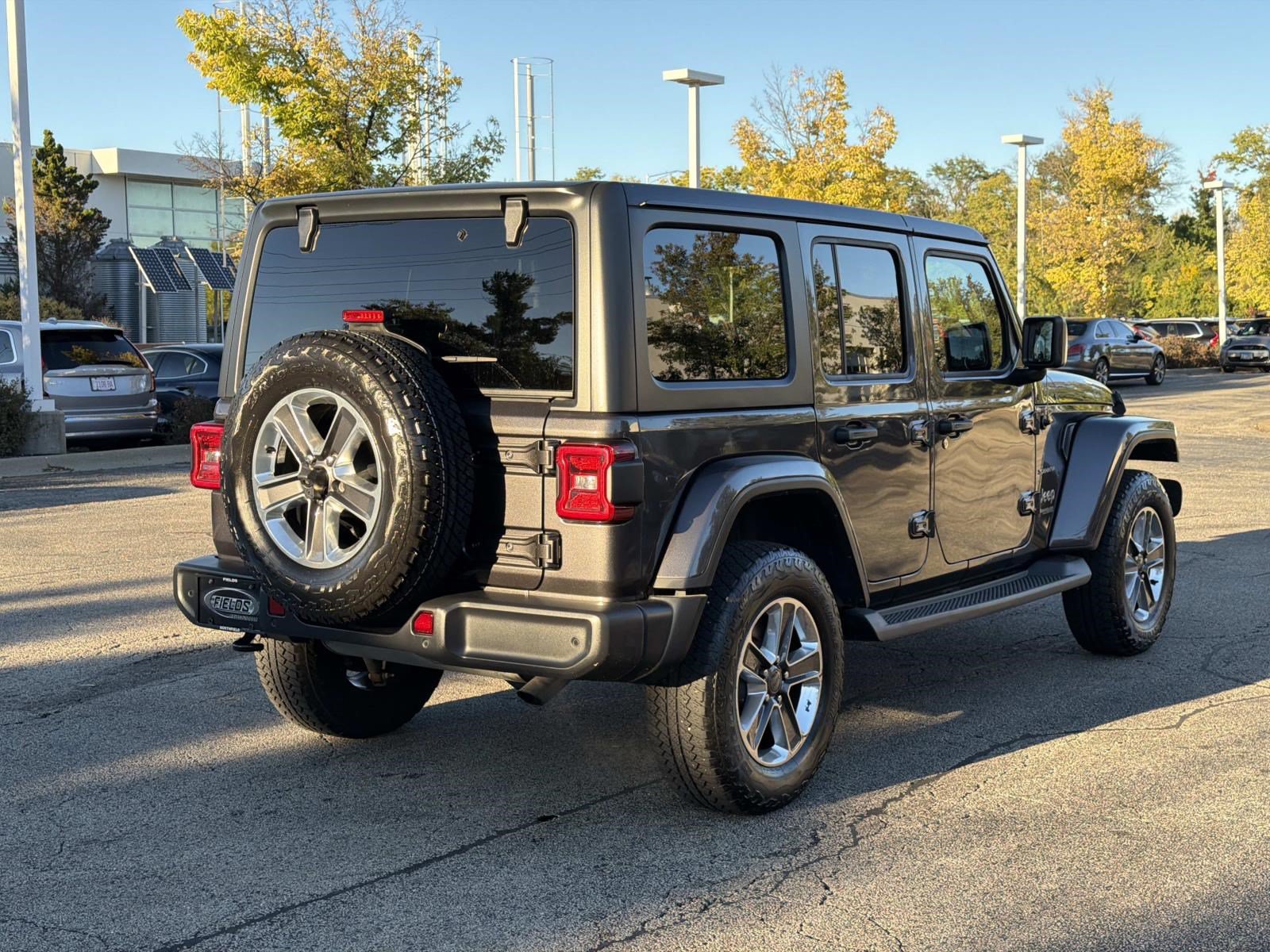Used 2019 Jeep Wrangler Unlimited Sahara AWD/4WD image 5