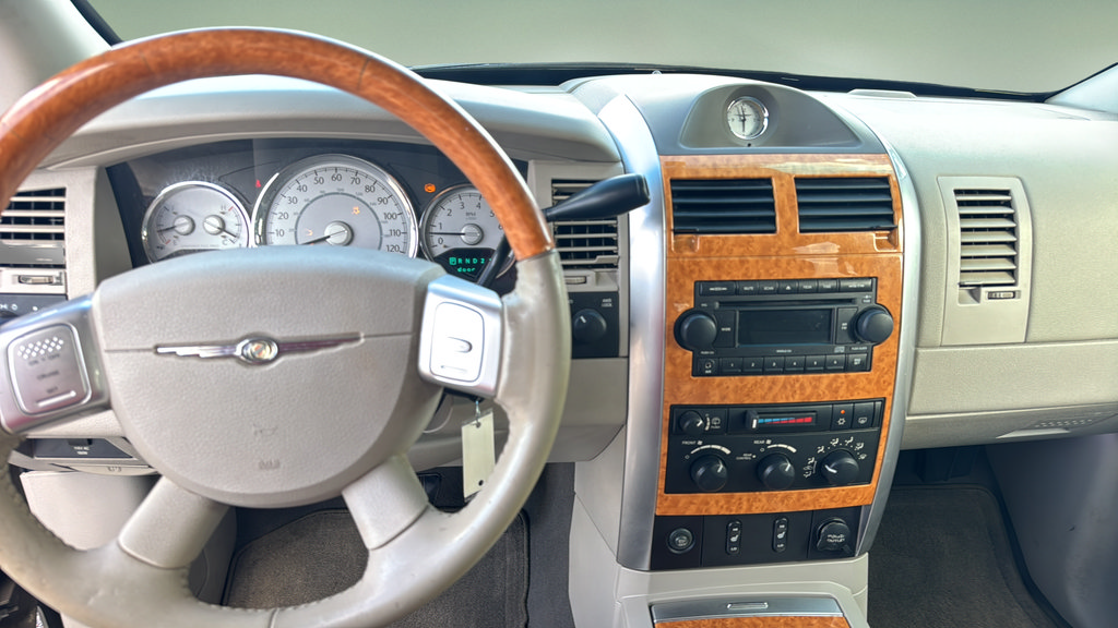 Used 2007 Chrysler Aspen Limited AWD/4WD image 16